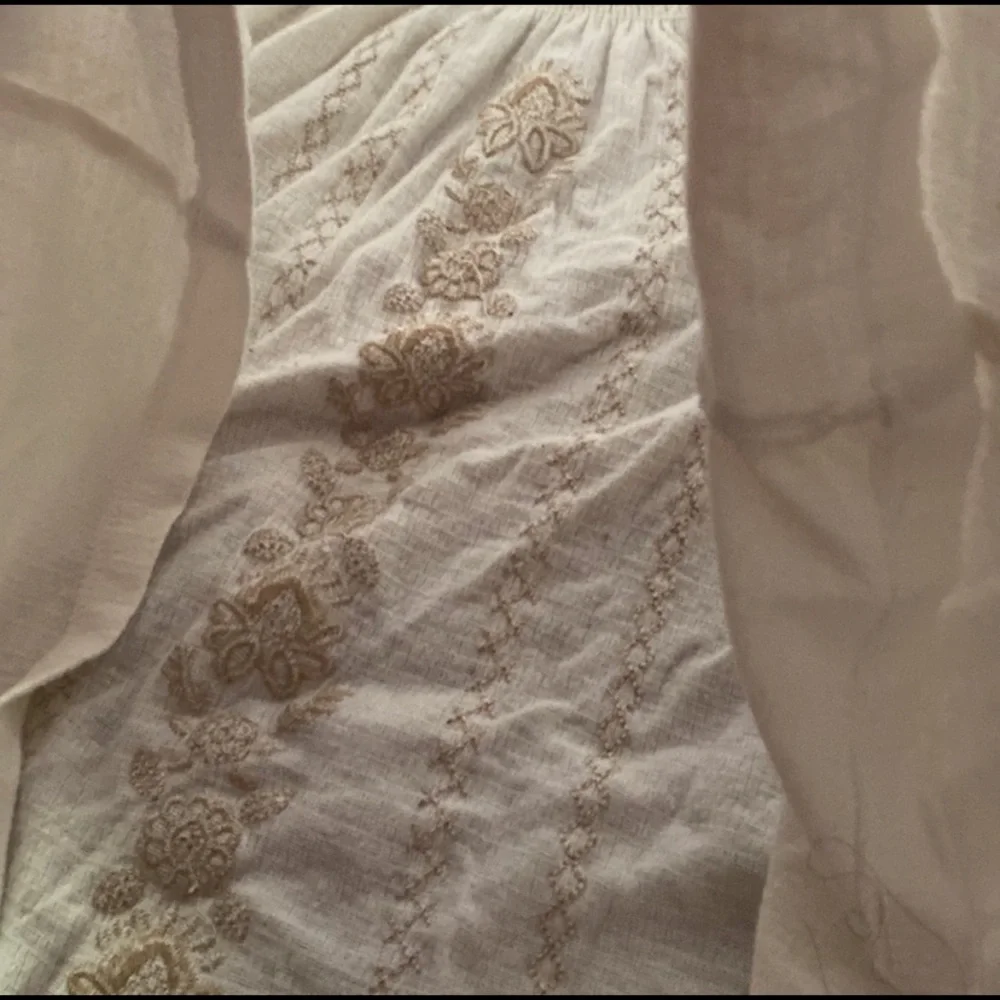 Boho cream scoop neck top - Picture 12 of 14